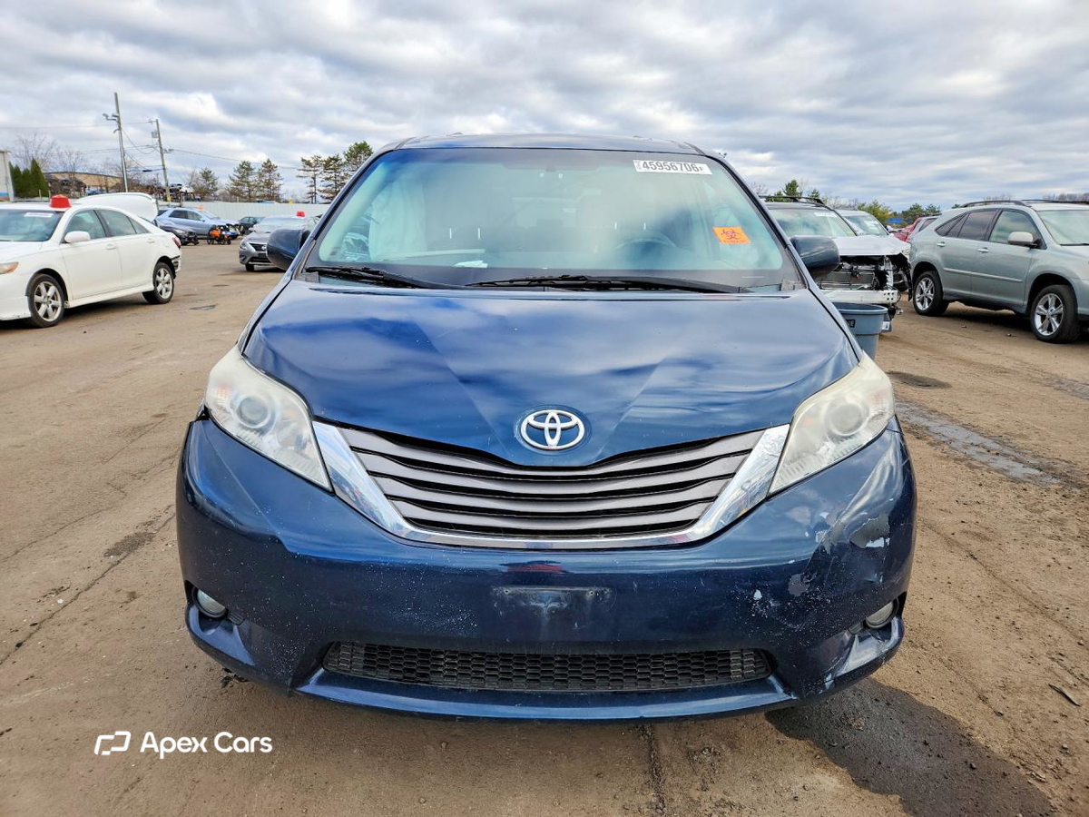 Toyota Sienna 2011