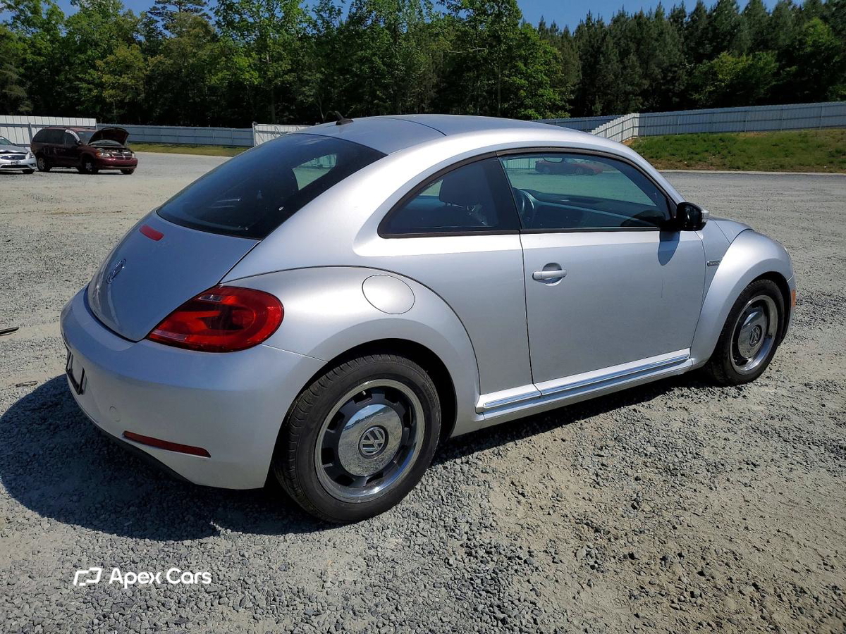 Volkswagen Beetle 2012