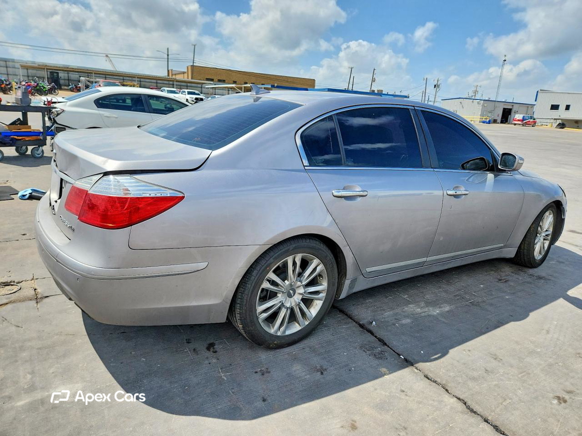 Hyundai Genesis 2011