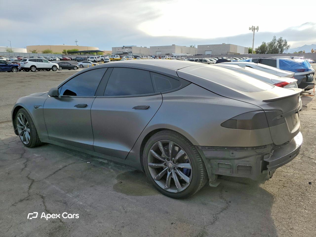 Tesla Model S 2015