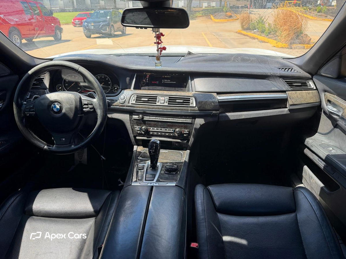 BMW Series 7 2015