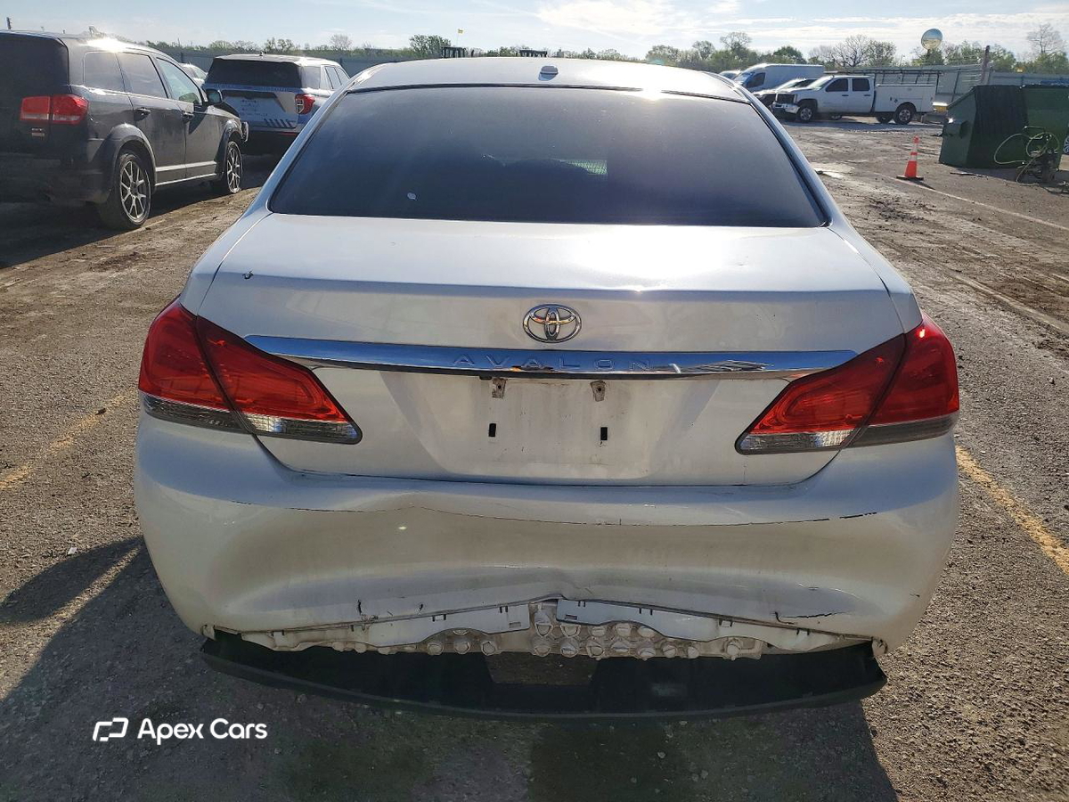Toyota Avalon 2012