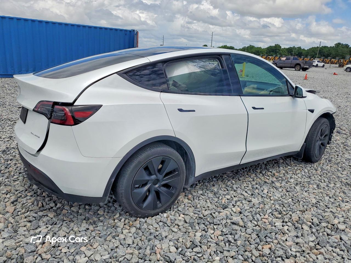 Tesla Model Y 2025