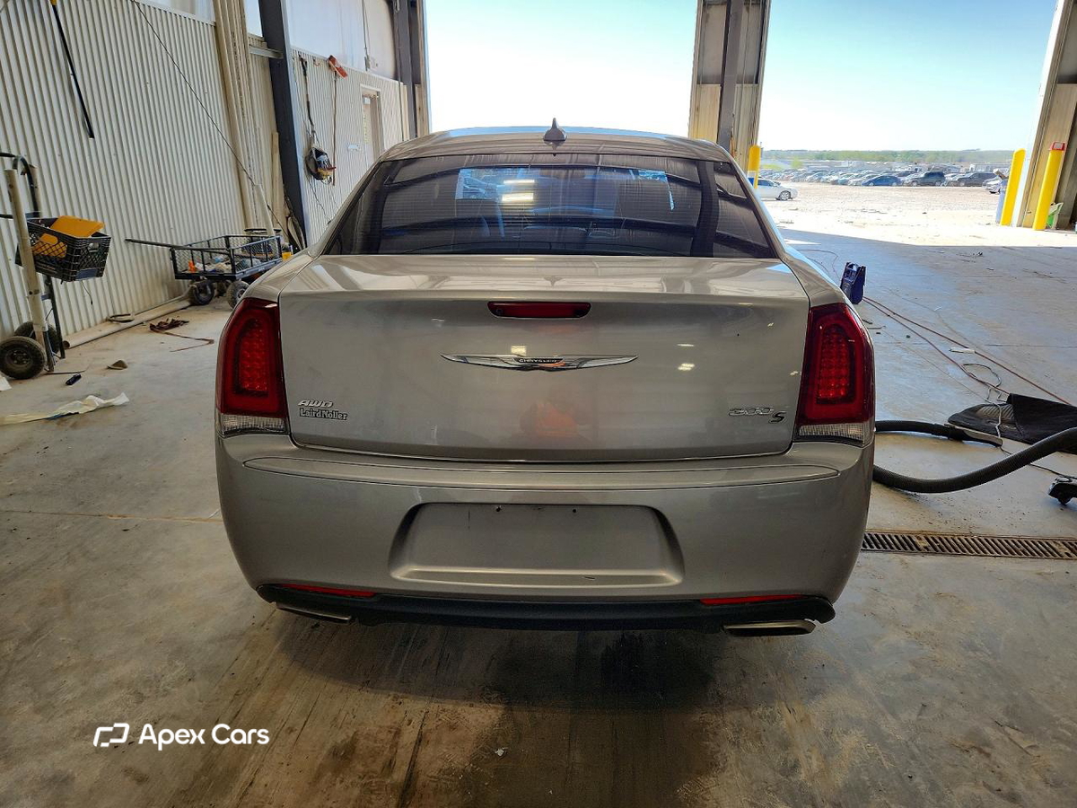 Chrysler 300 2016