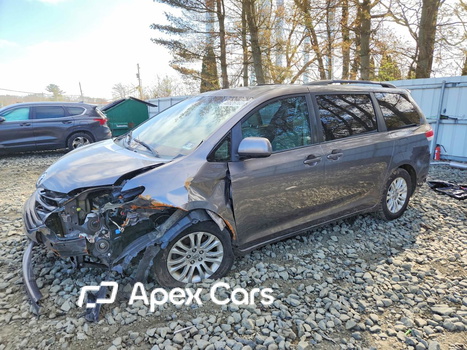 Toyota Sienna 2011 - Image 1 of 14