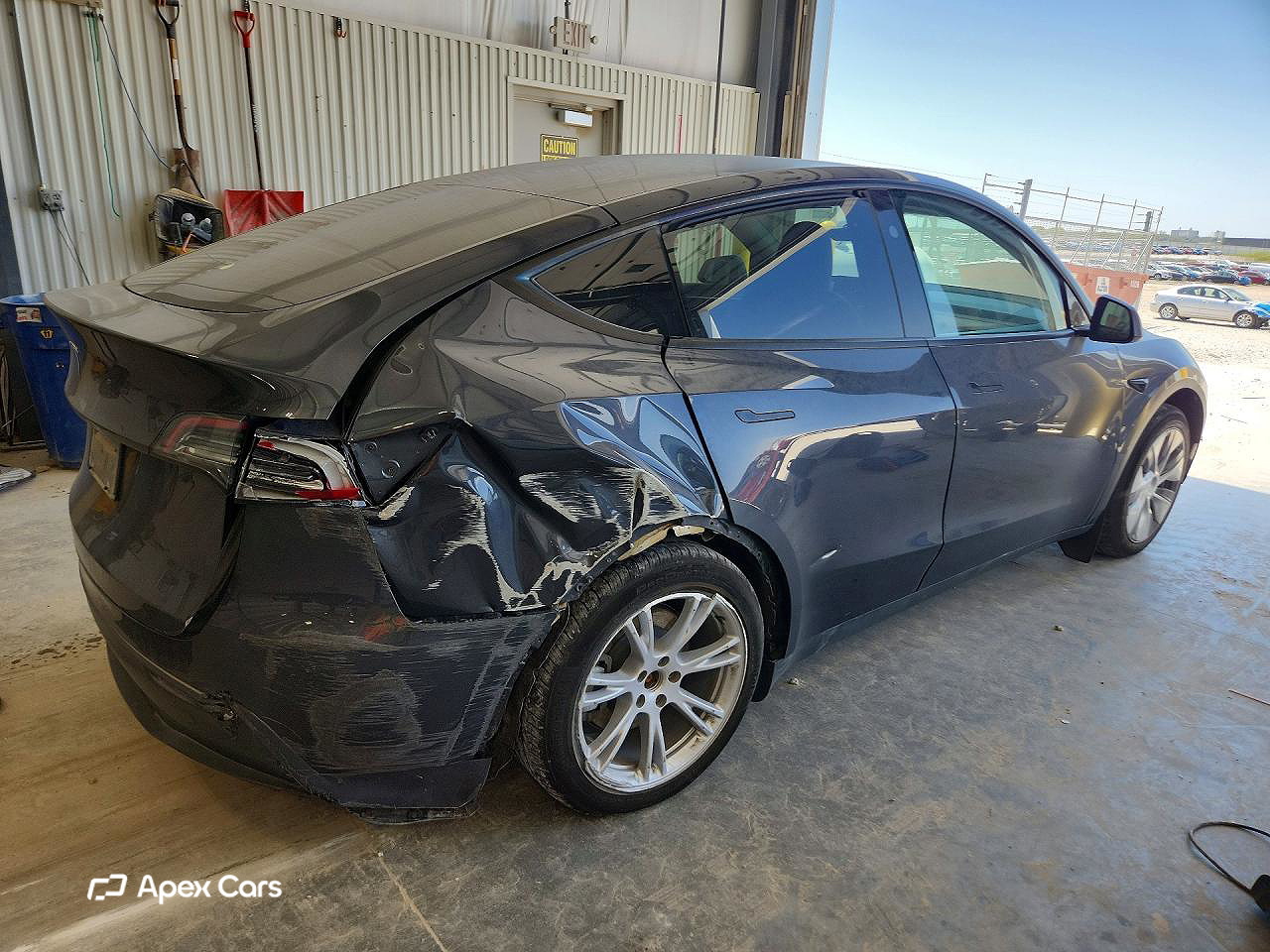 Tesla Model Y 2024