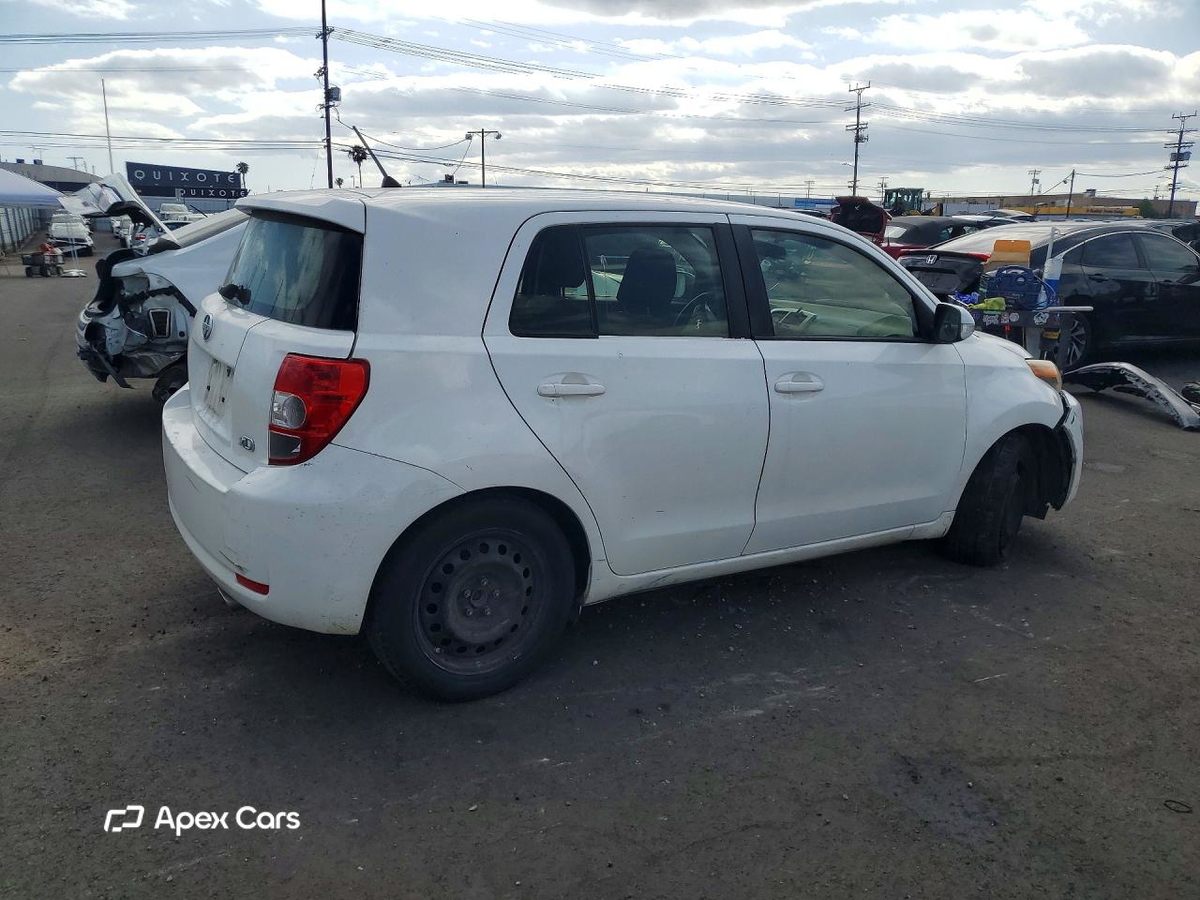 Scion xD 2013