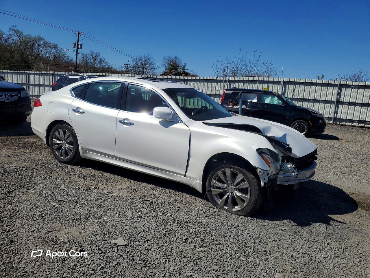 Infiniti M 2012