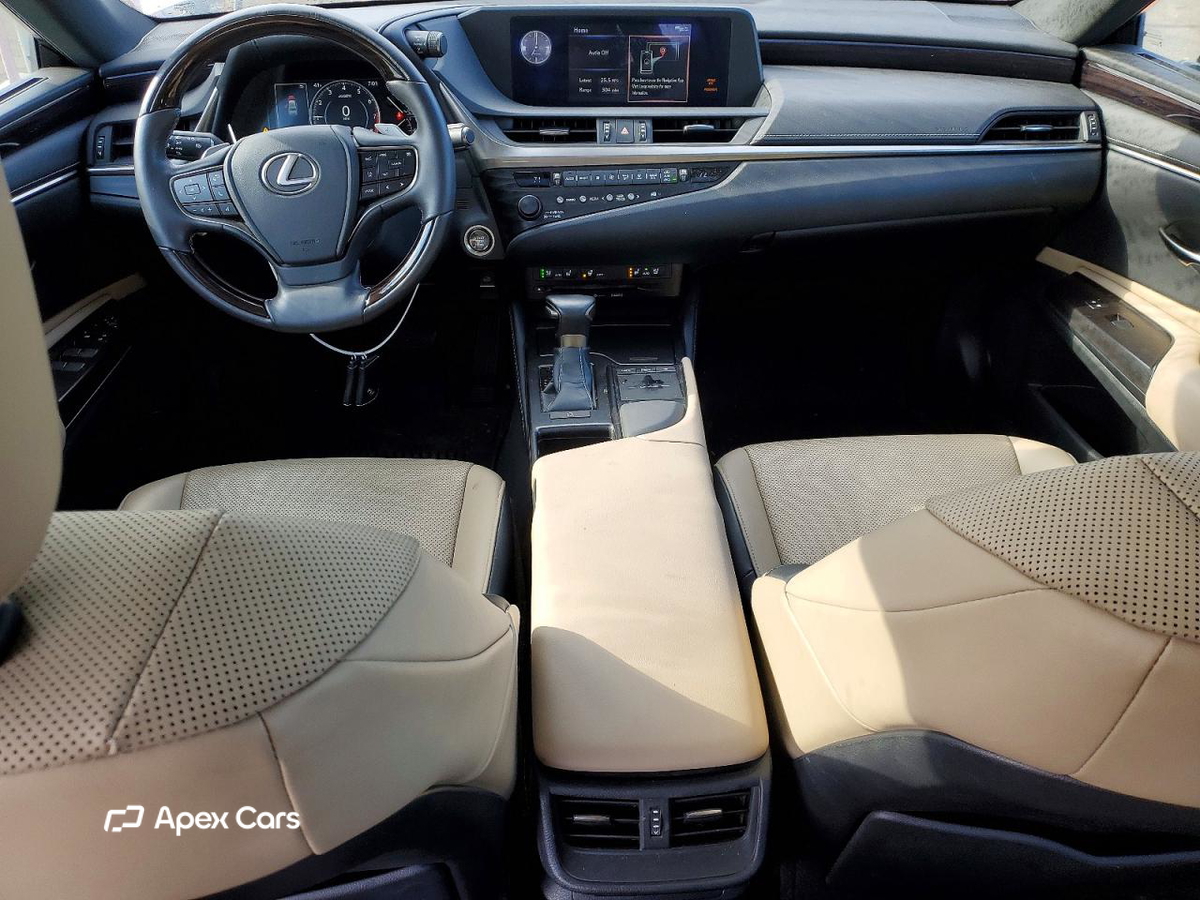 Lexus ES 2019