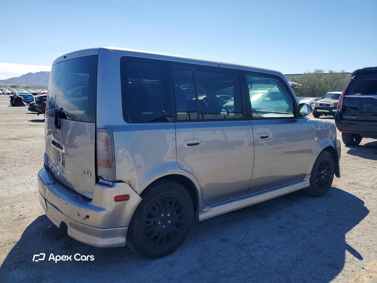 Scion xB 2005