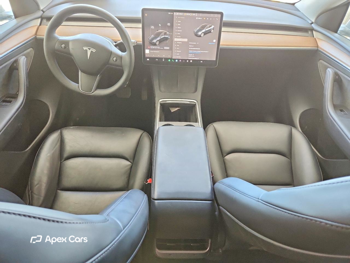 Tesla Model Y 2024