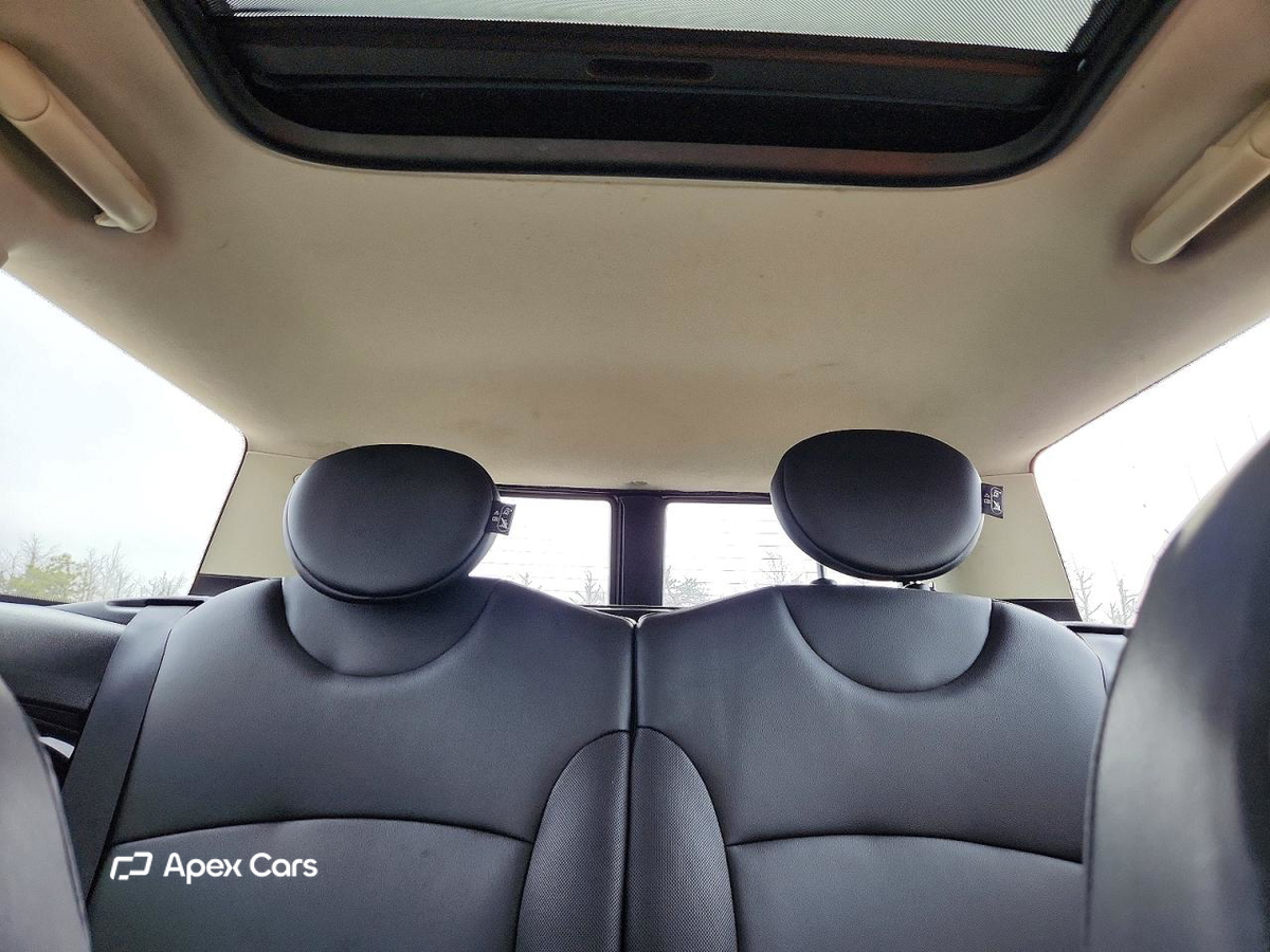 MINI Cooper 2011