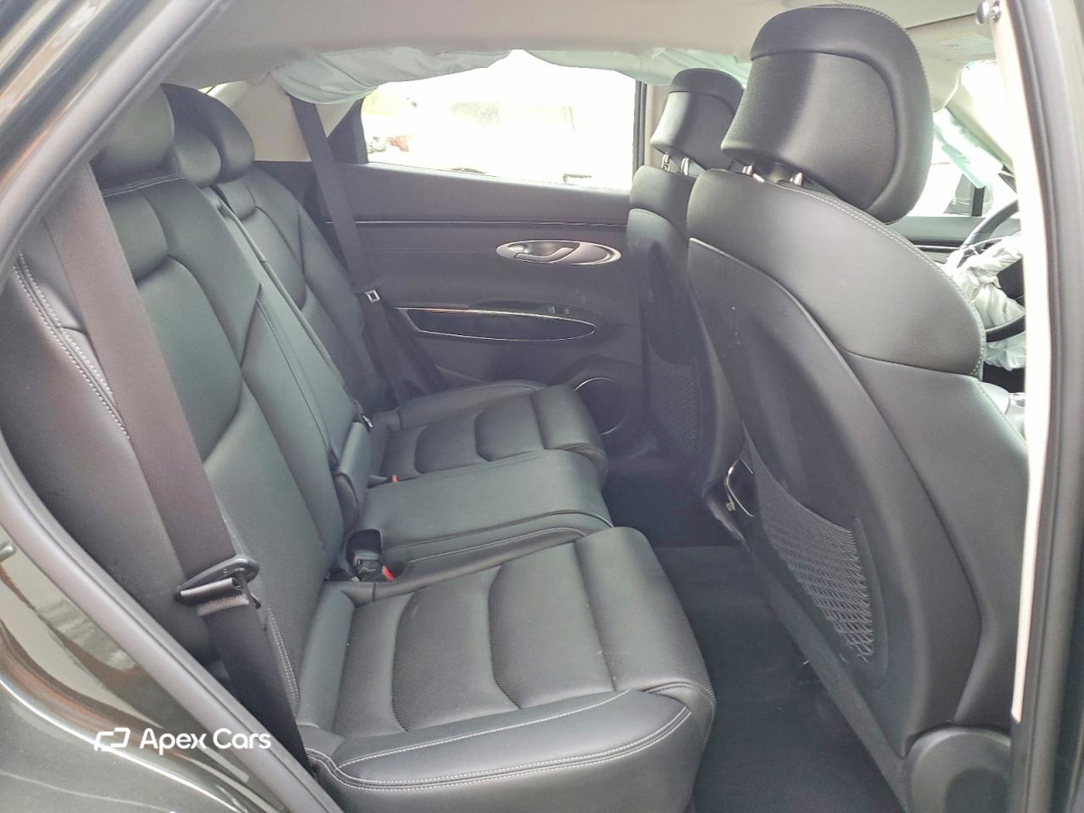 Genesis GV70 2025