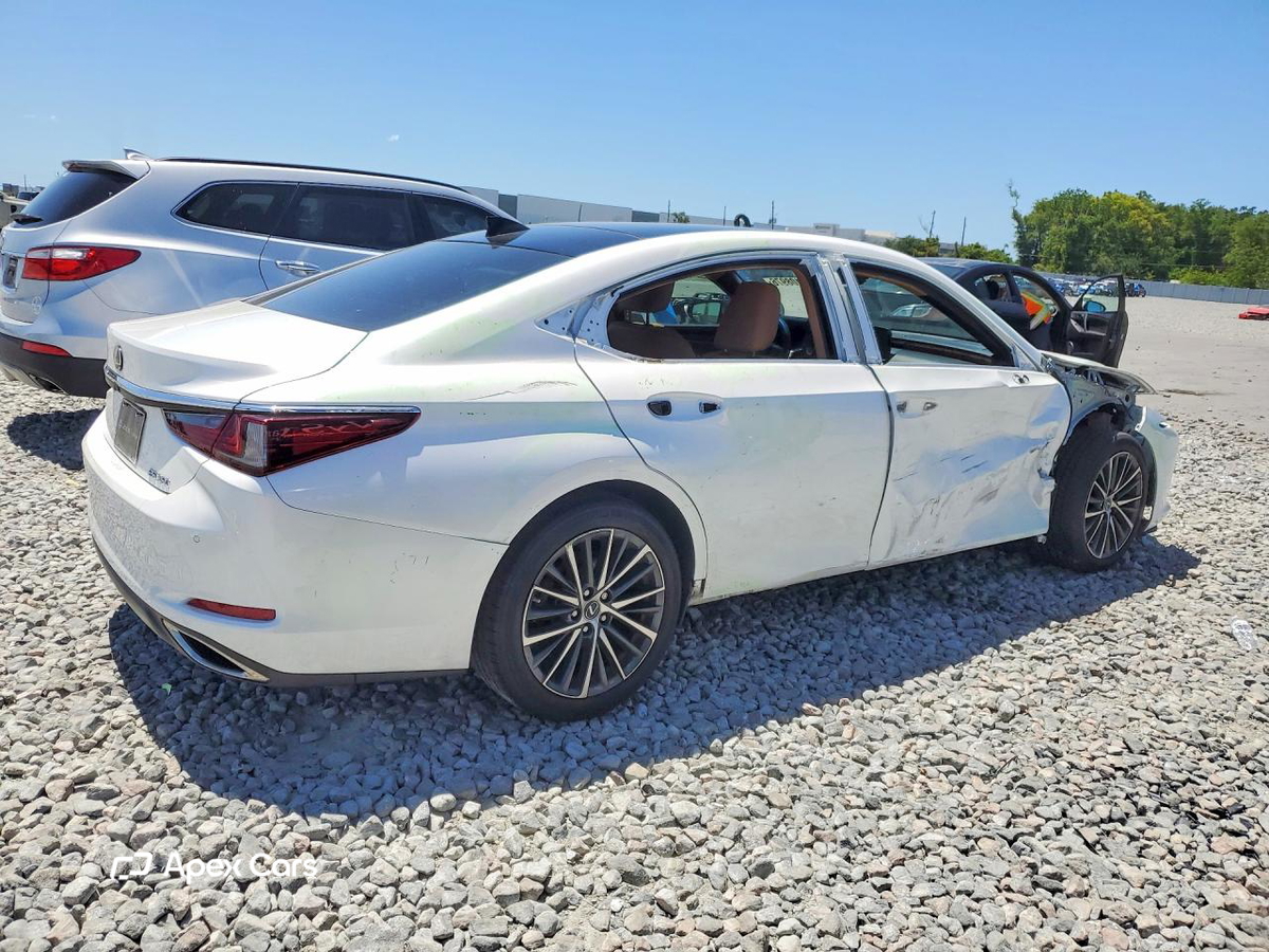 Lexus ES 2022