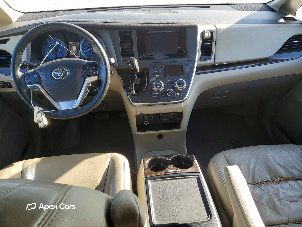 Toyota Sienna 2015