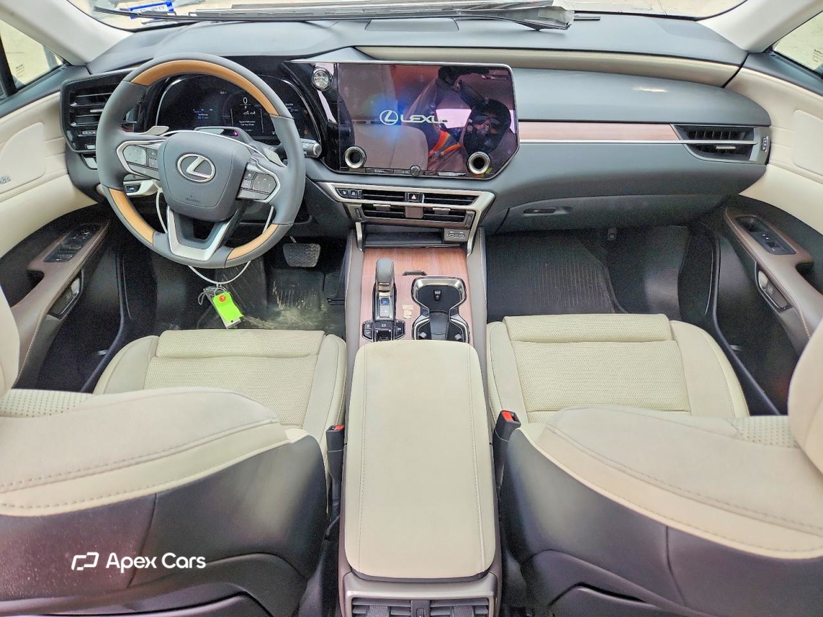 Lexus RX 2025