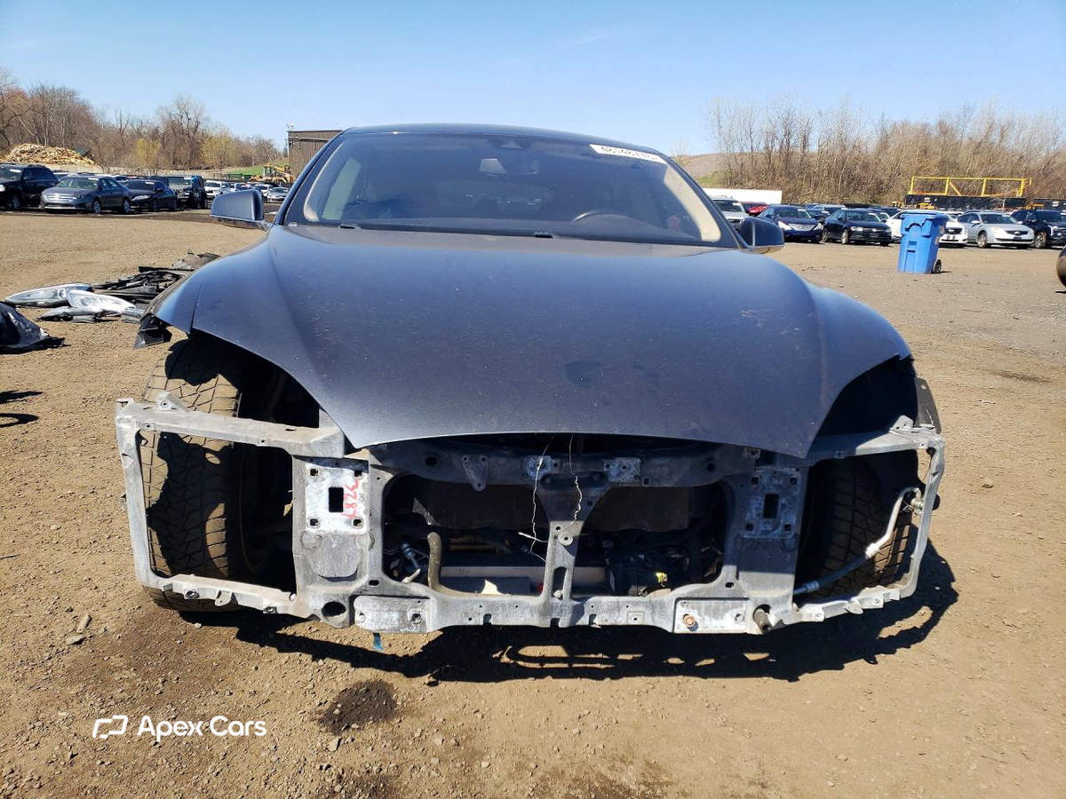 Tesla Model S 2014