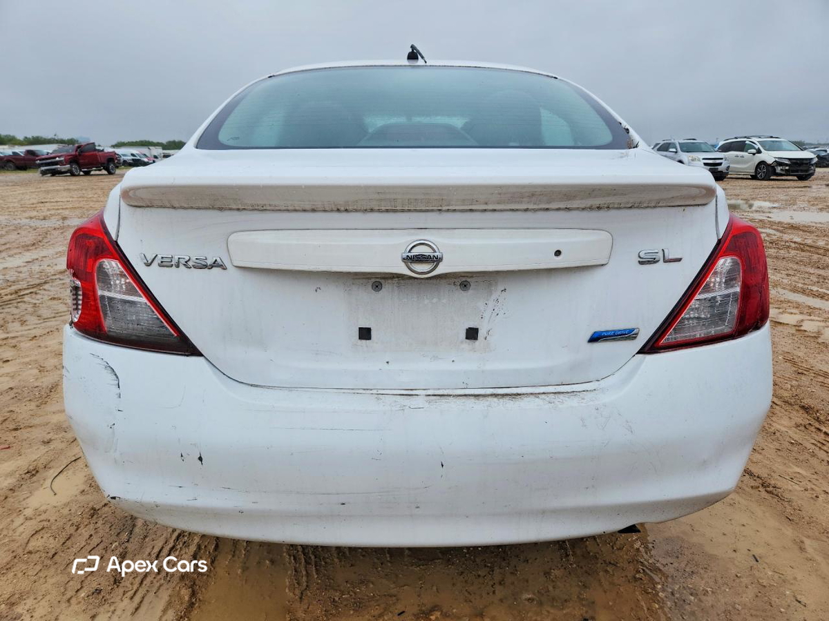Nissan Versa 2012