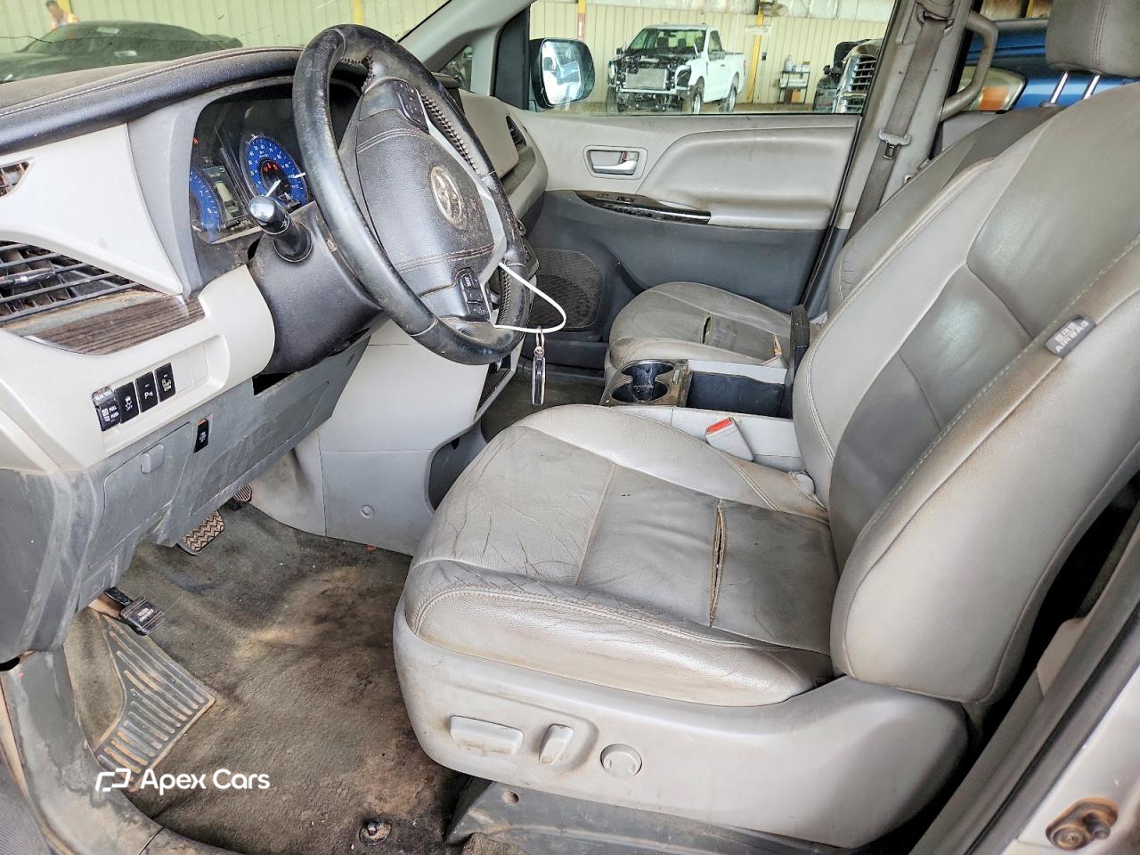 Toyota Sienna 2016