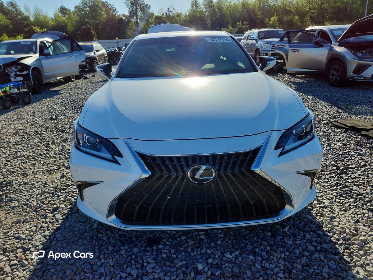 Lexus ES 2025