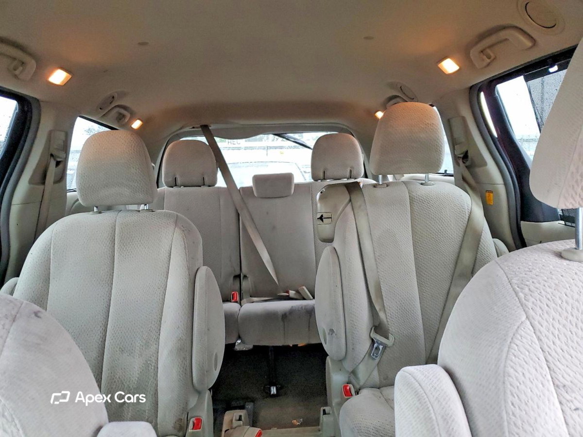 Toyota Sienna 2011