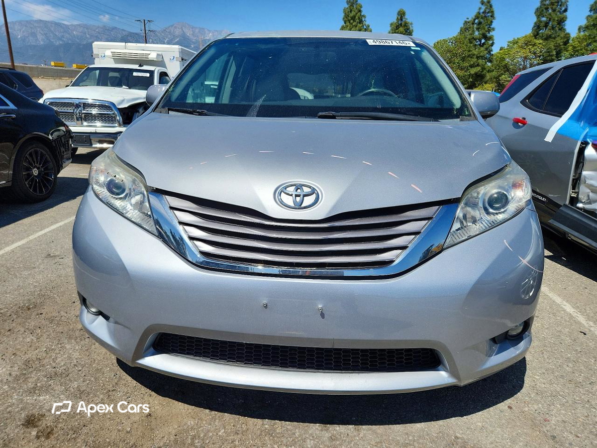 Toyota Sienna 2016