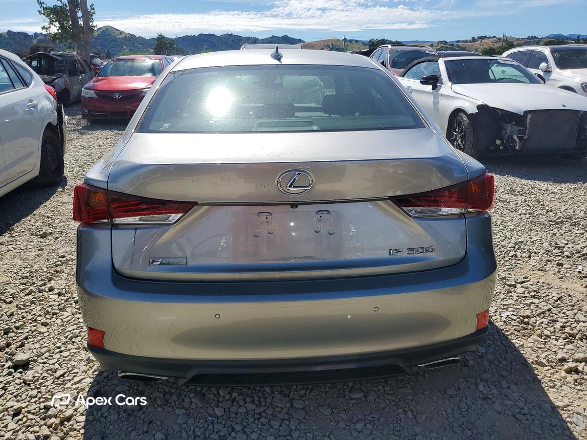 Lexus IS 2019
