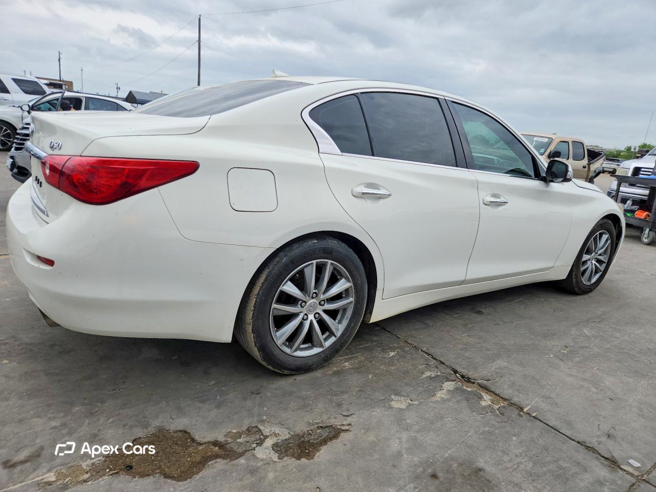 Infiniti Q50 2015