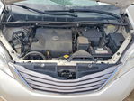 Toyota Sienna 2016