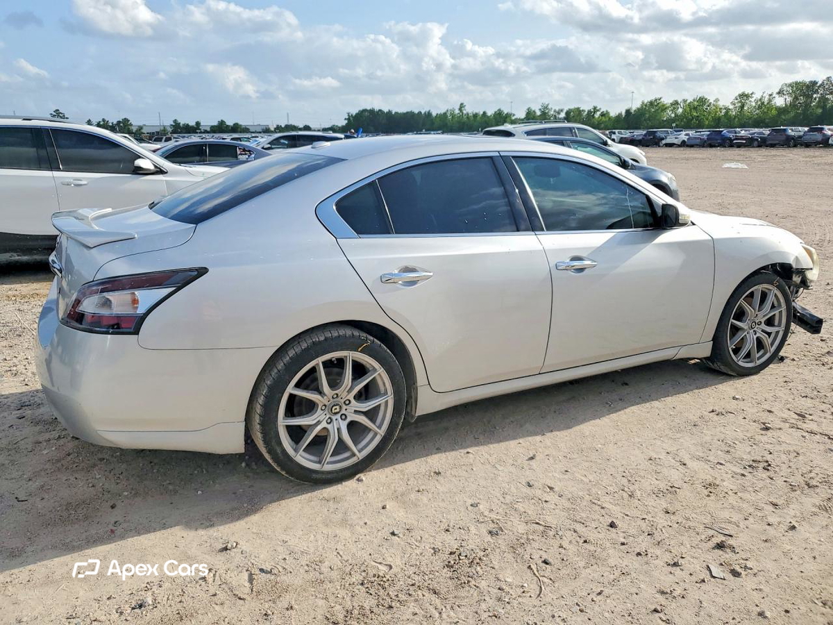 Nissan Maxima 2014