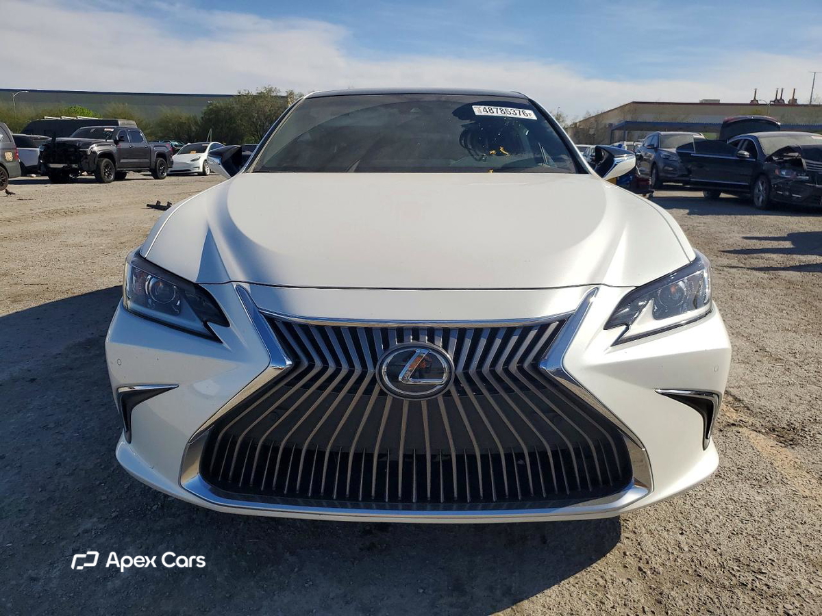 Lexus ES 2019