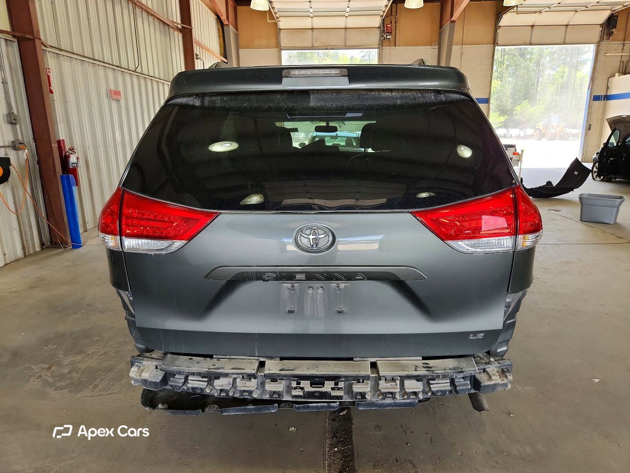 Toyota Sienna 2011