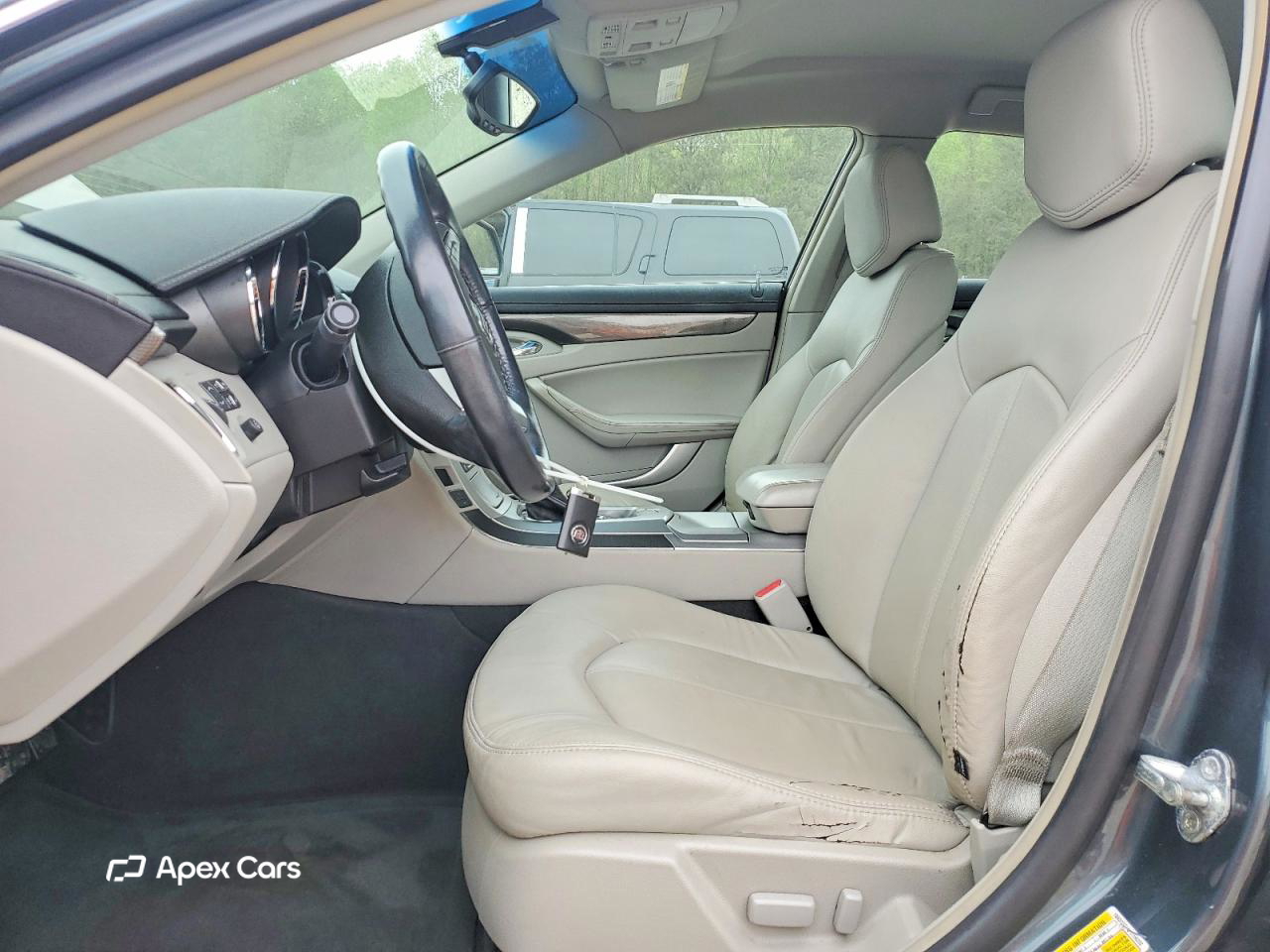 Cadillac CTS 2011