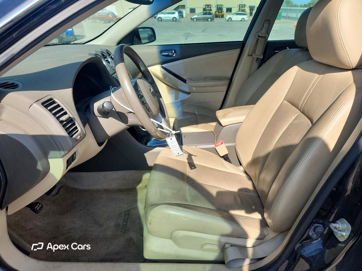 Nissan Altima 2012
