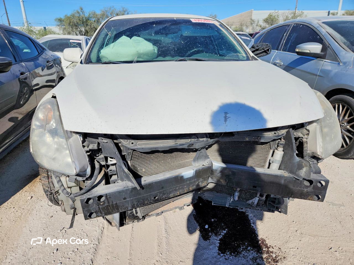 Nissan Altima 2010