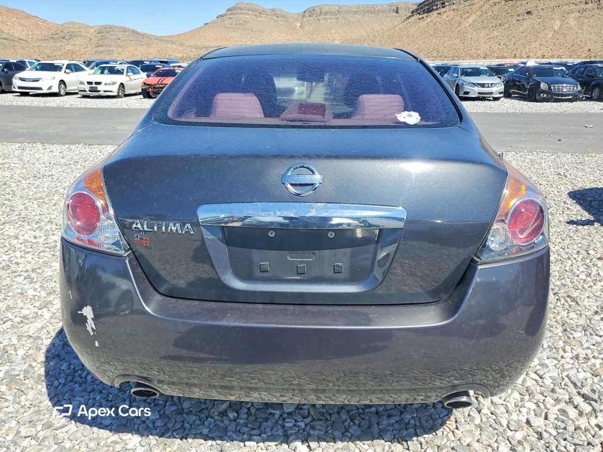 Nissan Altima 2011