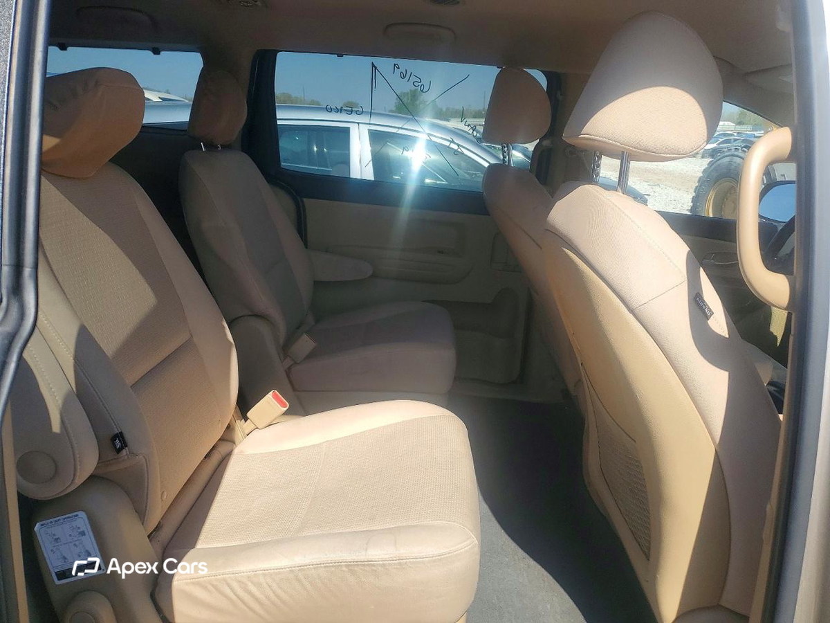 Kia Sedona 2016