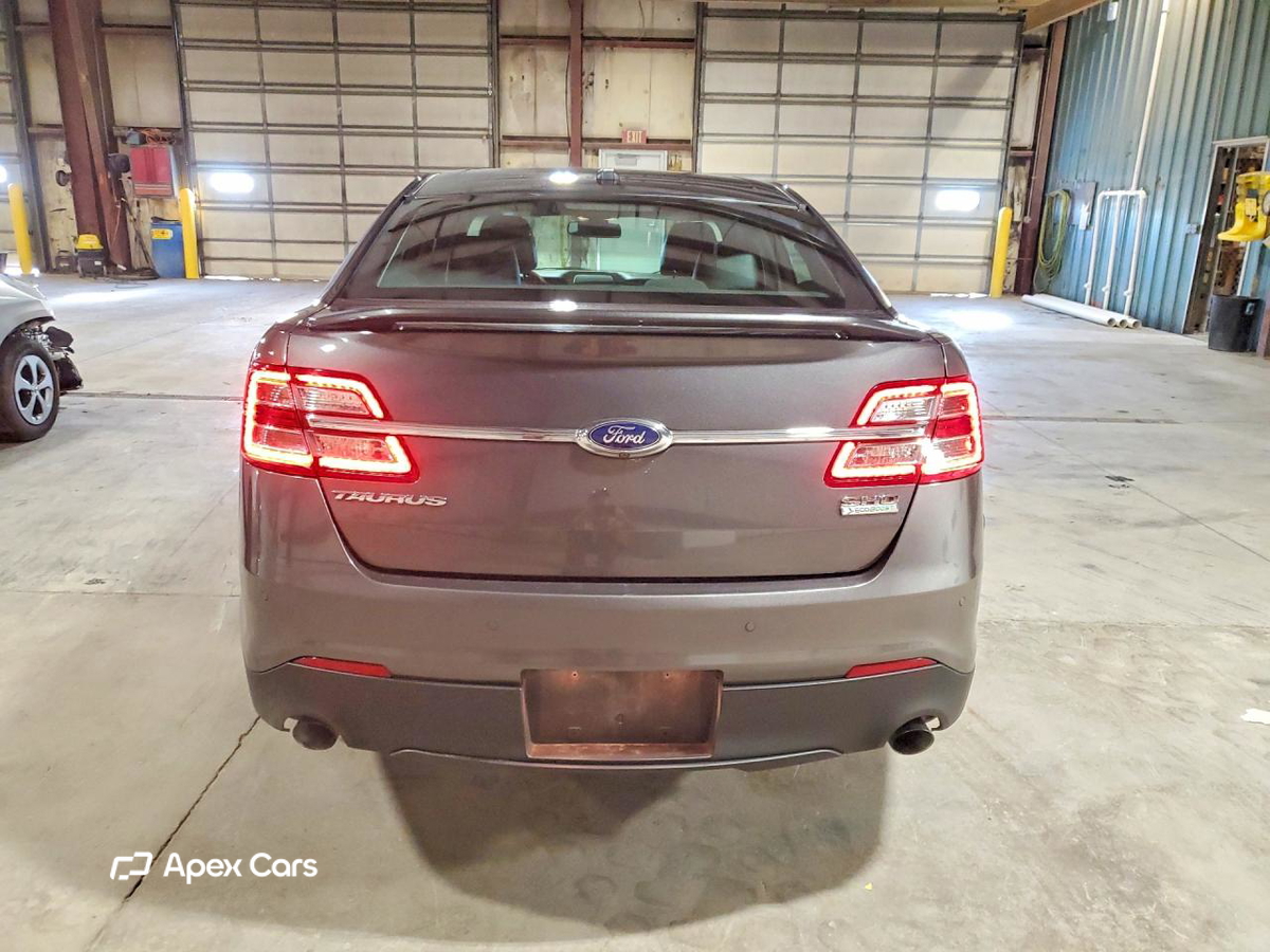 Ford Taurus 2015
