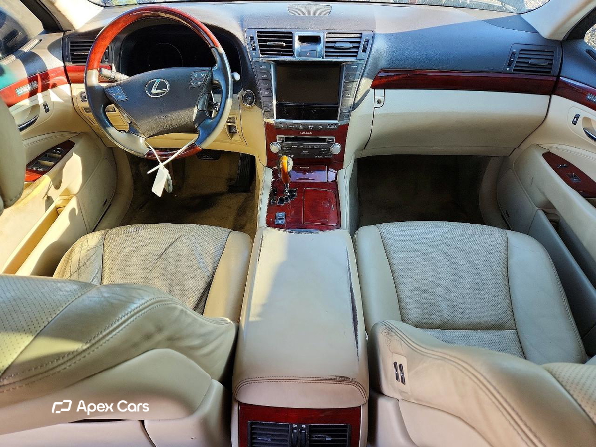 Lexus LS 2011