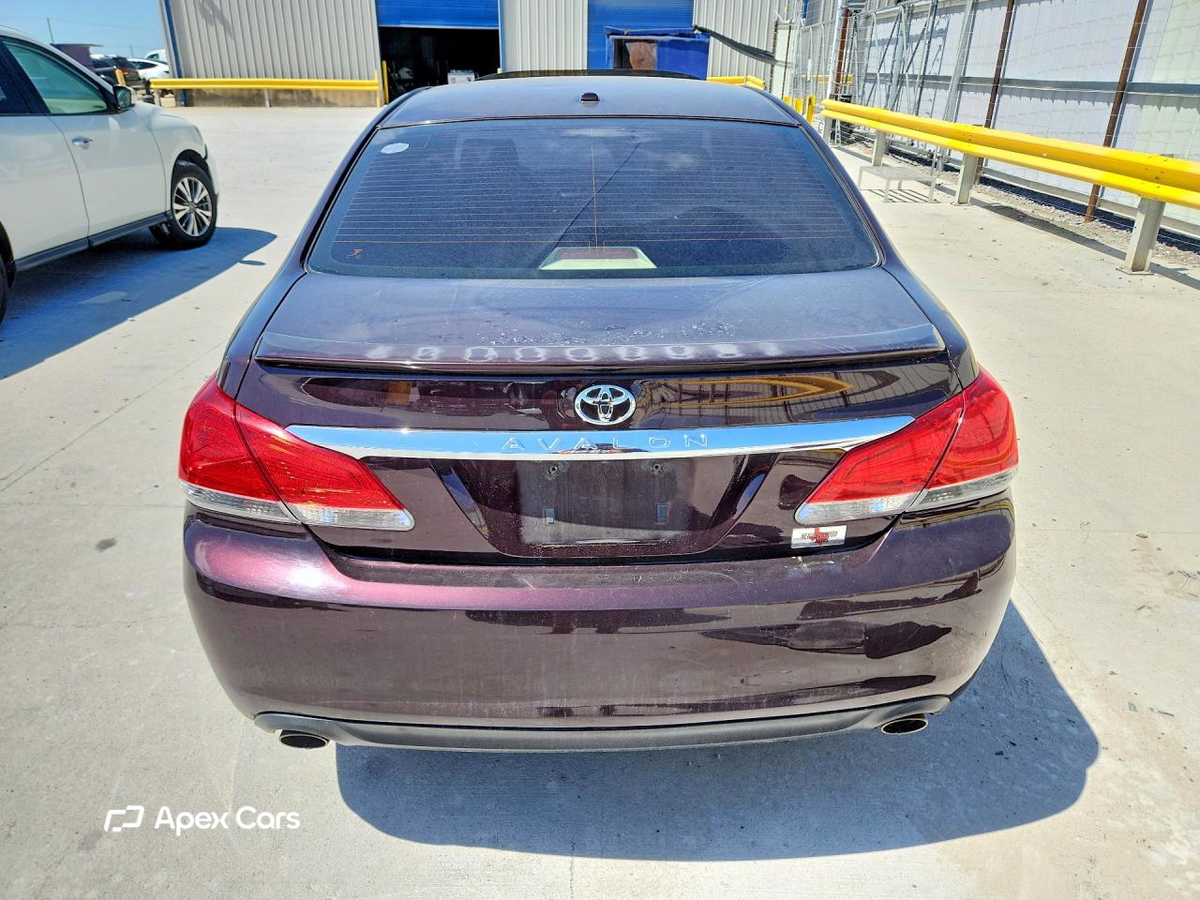Toyota Avalon 2011