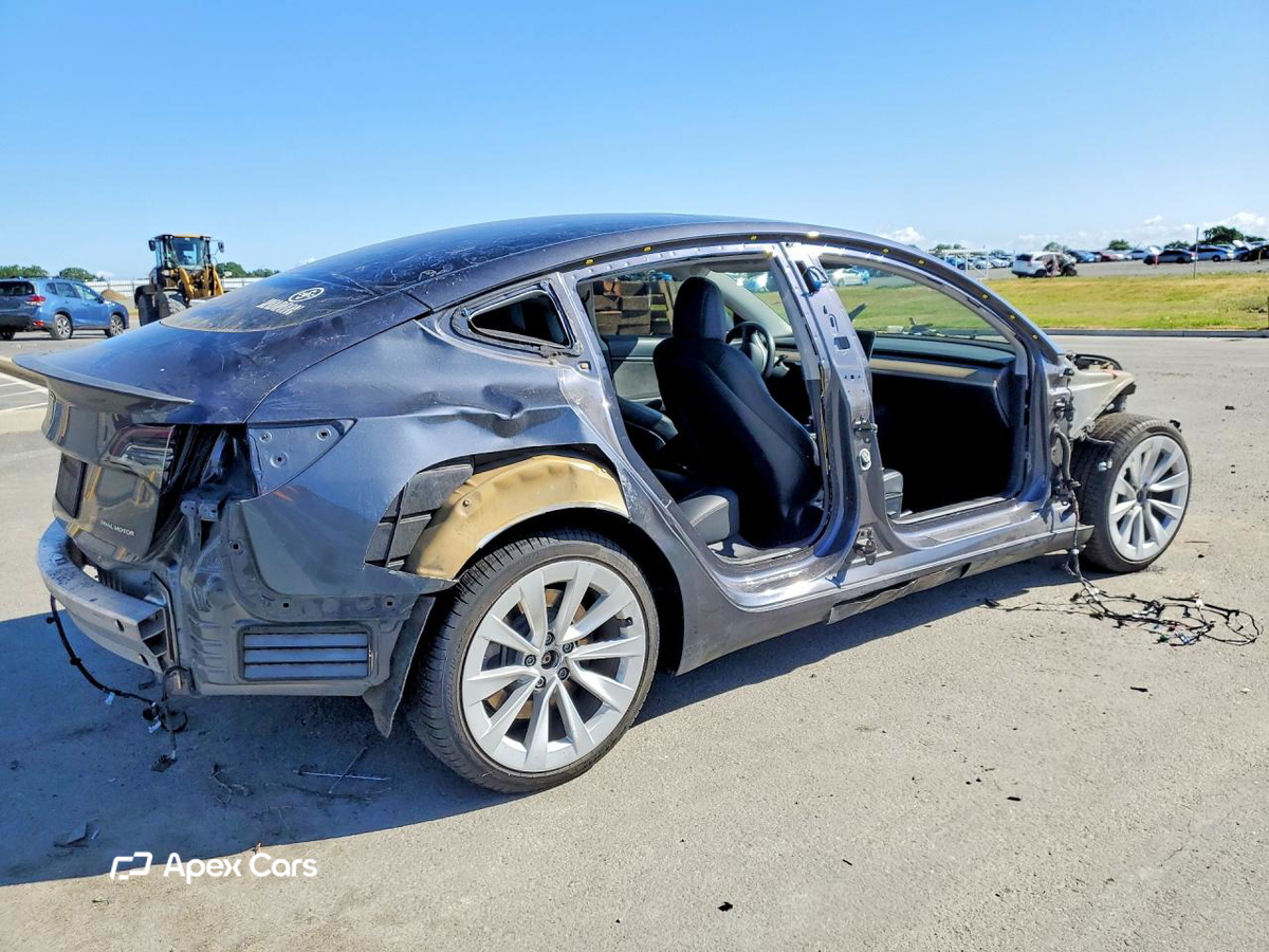 Tesla Model 3 2021