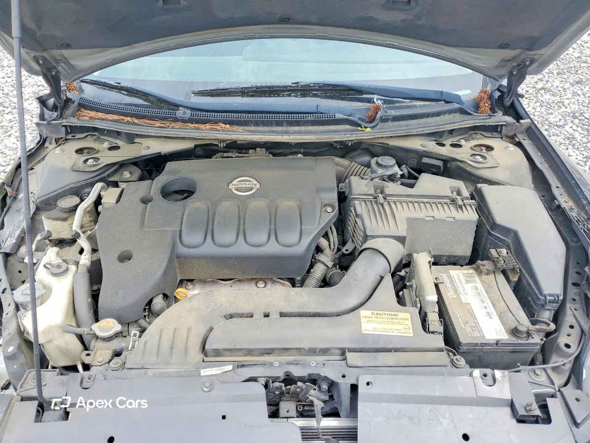 Nissan Altima 2011