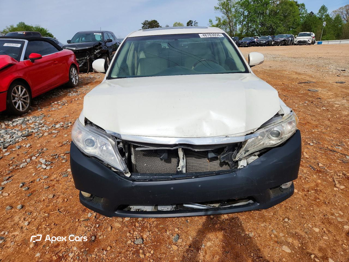 Toyota Avalon 2011