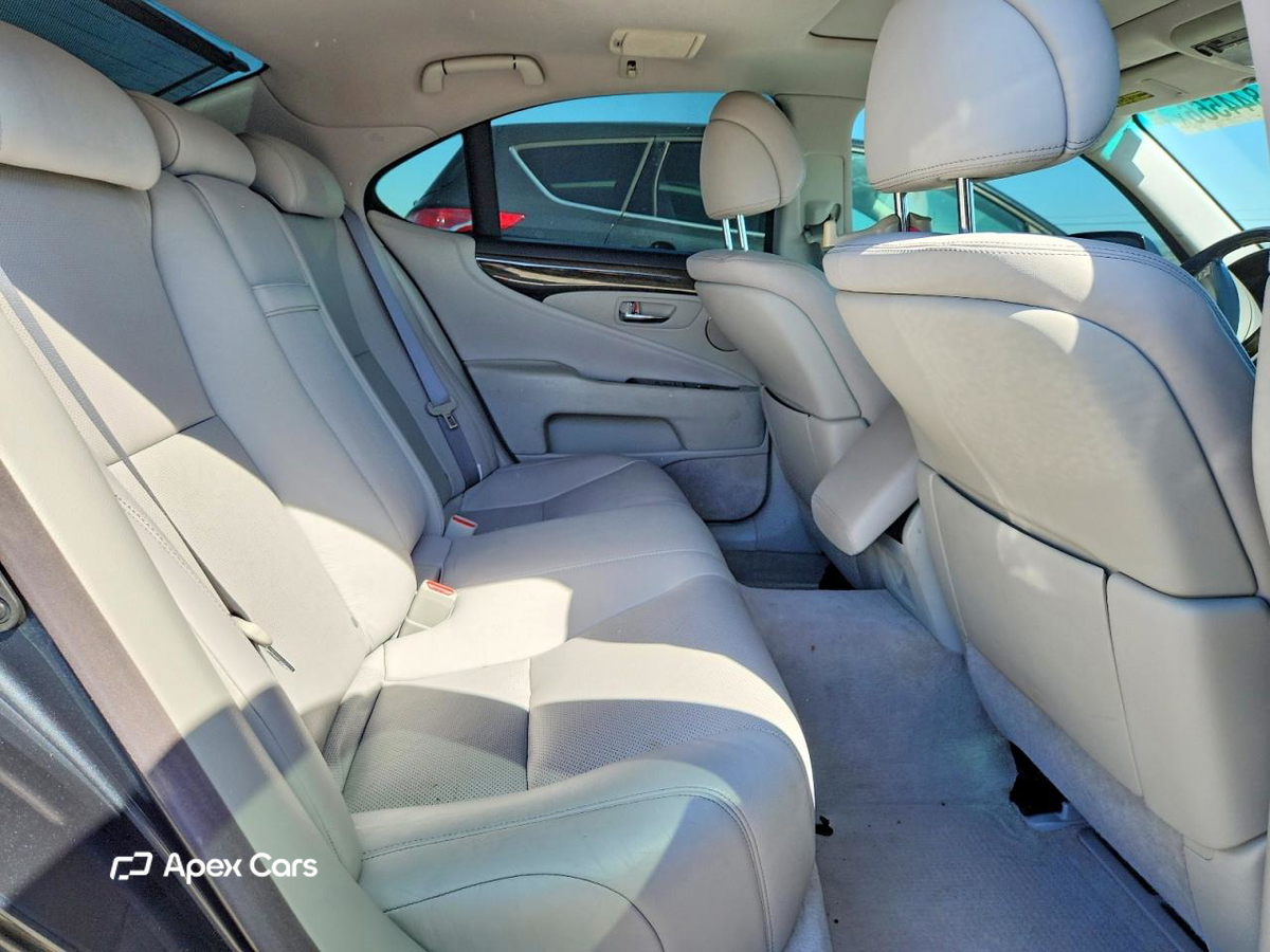 Lexus LS 2011