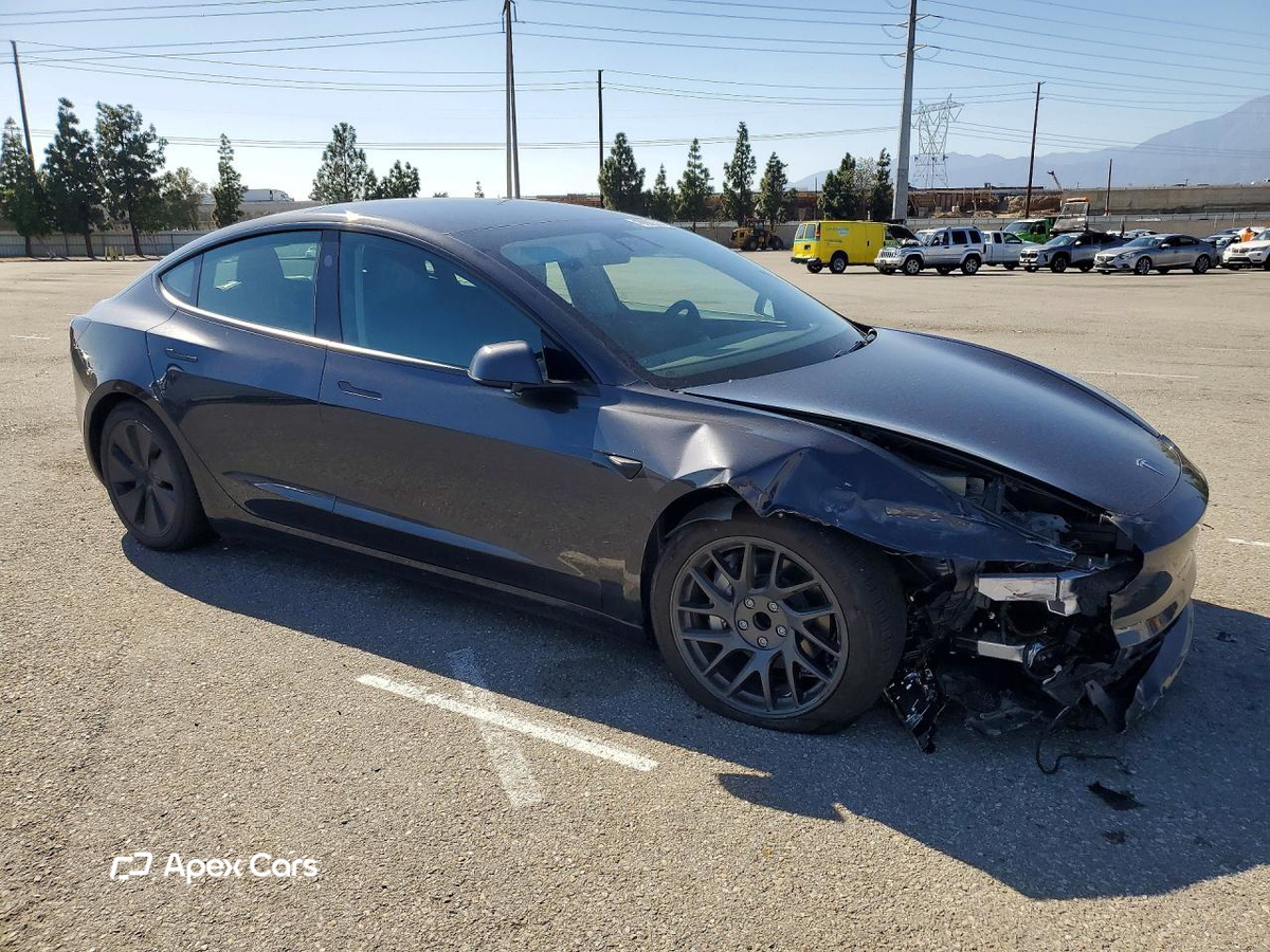 Tesla Model 3 2025