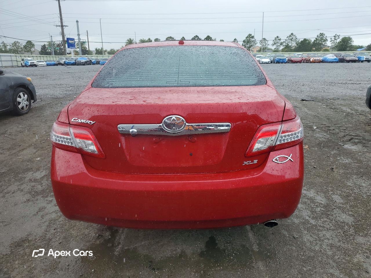 Toyota Camry 2011