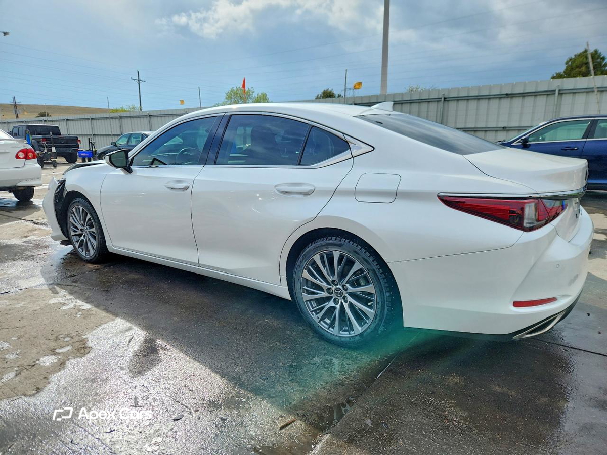 Lexus ES 2020