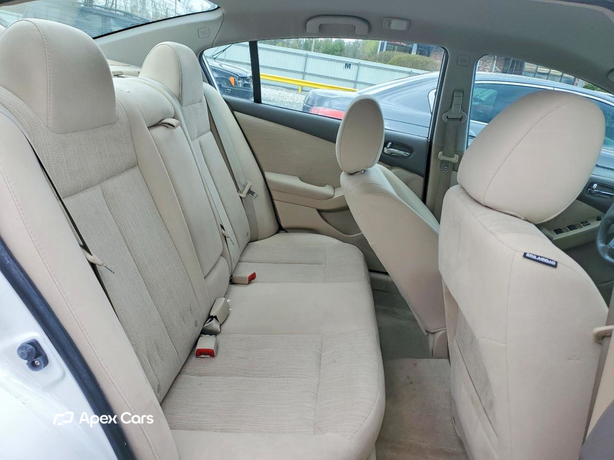 Nissan Altima 2012