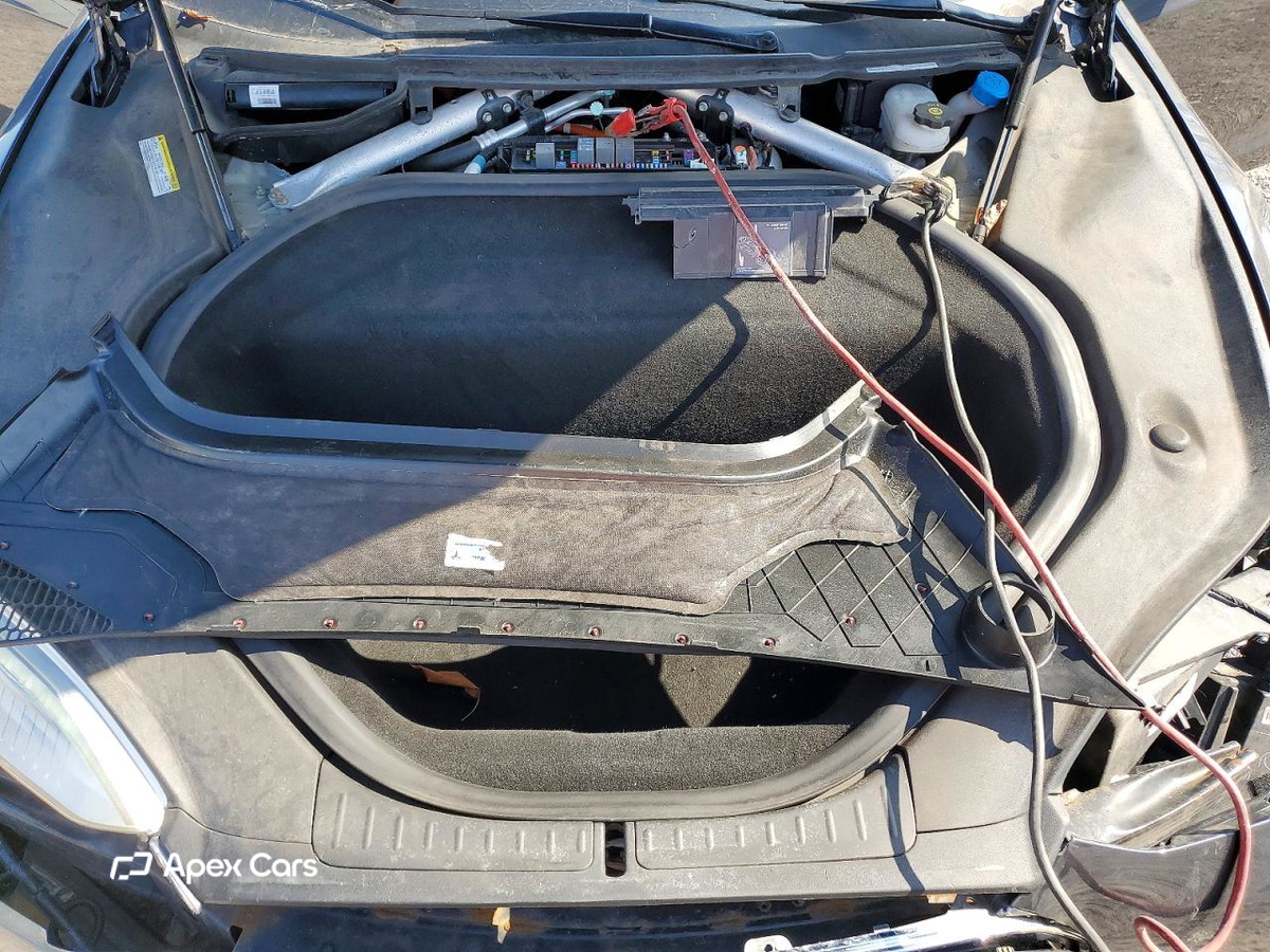 Tesla Model S 2015