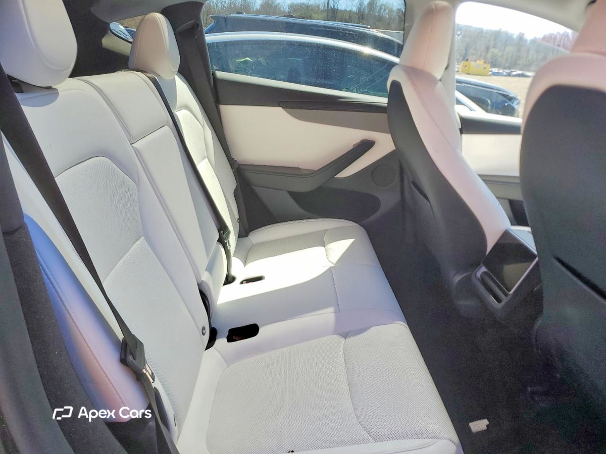 Tesla Model Y 2026